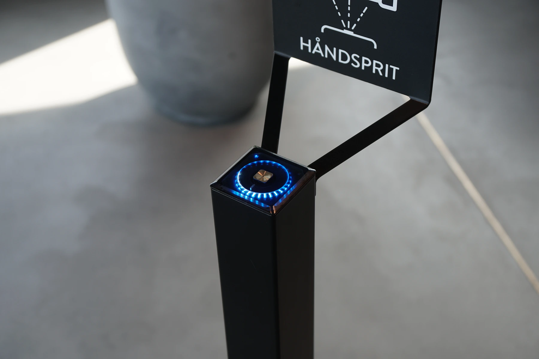 Top-down view of Geysier LED ring